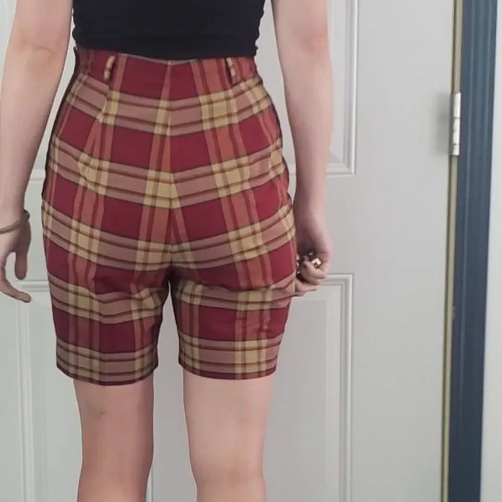 Vintage Handmade Red and Tan Plaid High Rise‎ Shorts